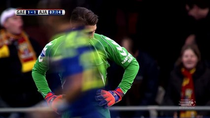 Embarrassing van der Hart howler gifts Ajax late win