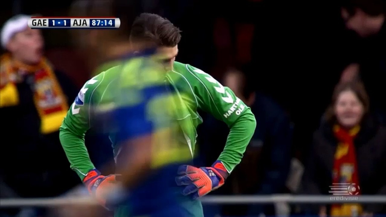 Luftloch! Dicker Torwart-Patzer bei Ajax-Sieg