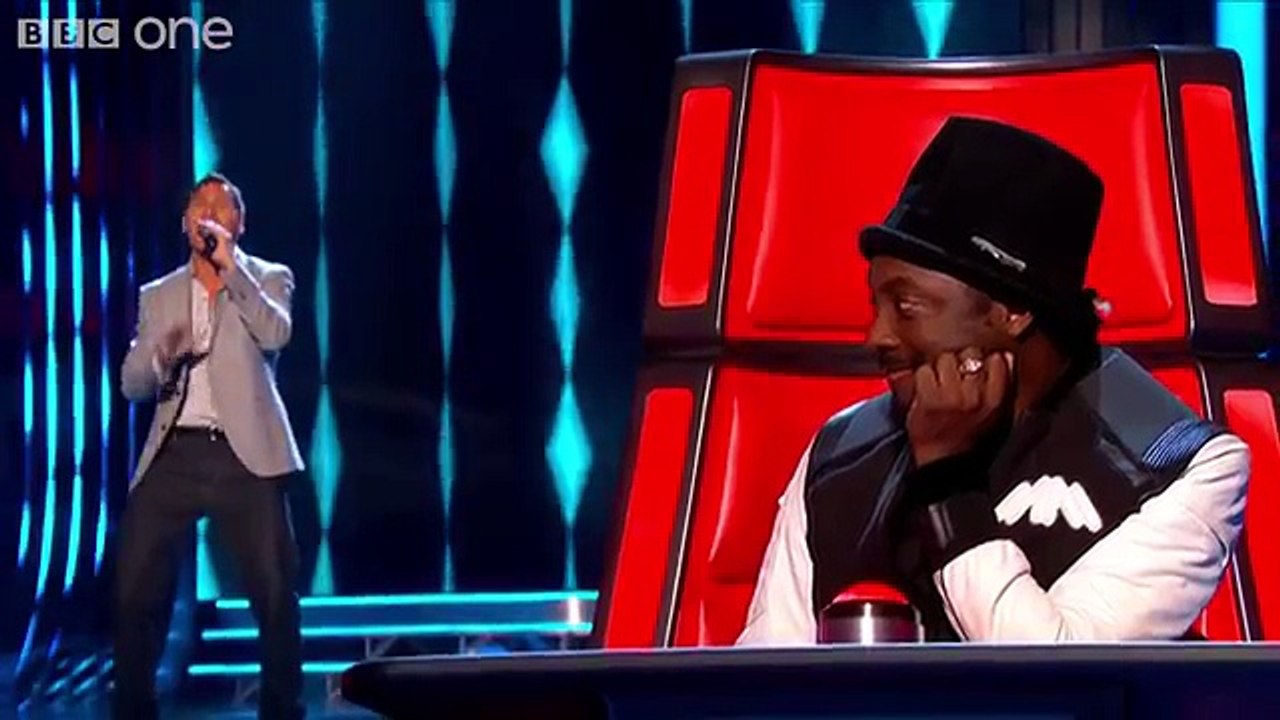 Nathan Moore Worlds Apart dans The Voice