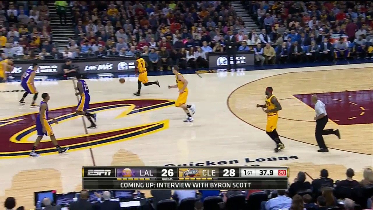 Kyrie Irving rend fou Jeremy Lin avec ses dribbles et distribue le caviar