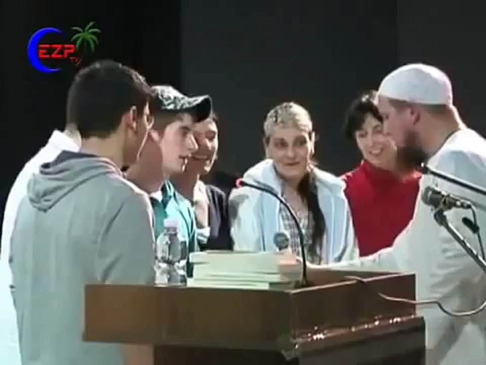 -Islam in Germany-  10 Germans convert to Islam in 2010