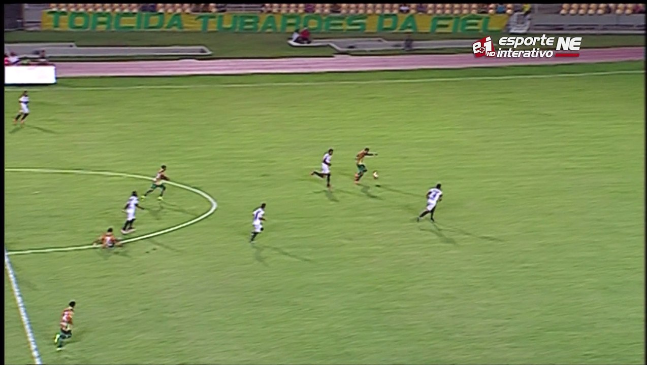 Robert desloca o goleiro do Balsas para marcar o quinto jogo do Sampaio Corrêa