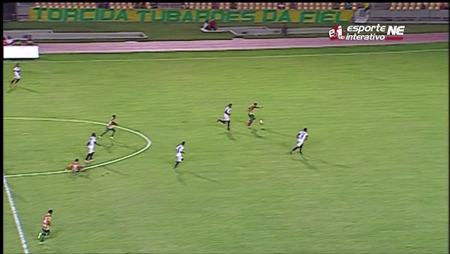 Robert desloca o goleiro do Balsas para marcar o quinto jogo do Sampaio Corrêa