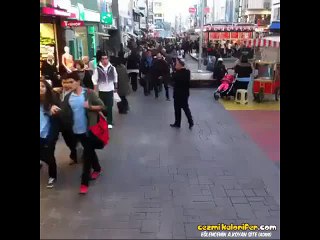 Bakırköy Meydanında Çekirge Gibi Zıplamak