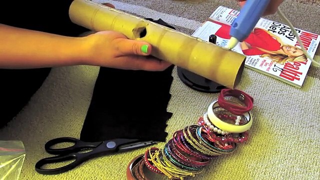 DIY Bracelet Holder - Cheap & Easy! (Low)