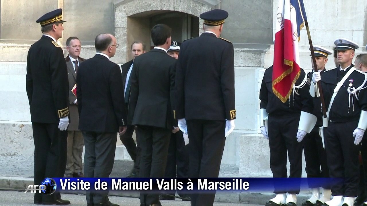 Sécurité: visite de Manuel Valls à Marseille