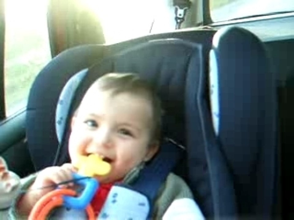 simon qui siffle en voiture!