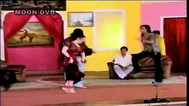Wey Gujjara Wey khushboo hot mujra 2014