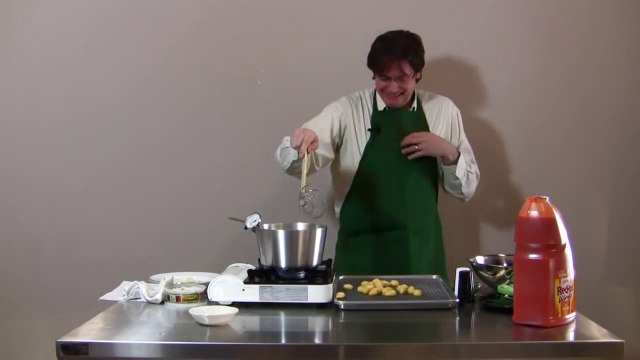 Fried Gnocchi explosion ! Hilarious cooking fail...