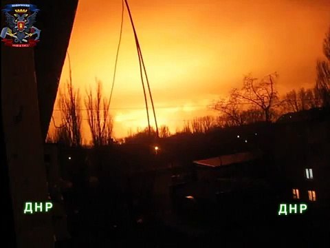 Enorme explosion à Donetsk en russie : entrepôt de produits chimique de l'armée russe!