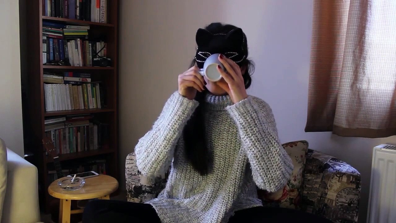 Kendine 14 Şubatlık Sevgili Arayan Kız. Duyan Duymayan Duyursun :)