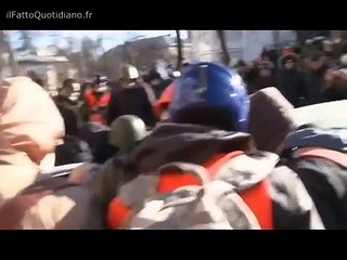 Place du Maïdan en février  2014 : Un sniper et un député pris en 'flag'