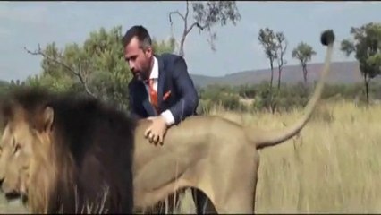 OMG !!! This guy is Crazy or Brave ????????
