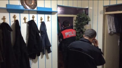 Annesinin Cesedini Tuvalette Buldu