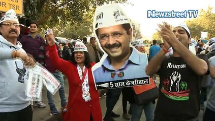 Time to chill- Arvind Kejriwal  watches ‘Baby’ with party workers