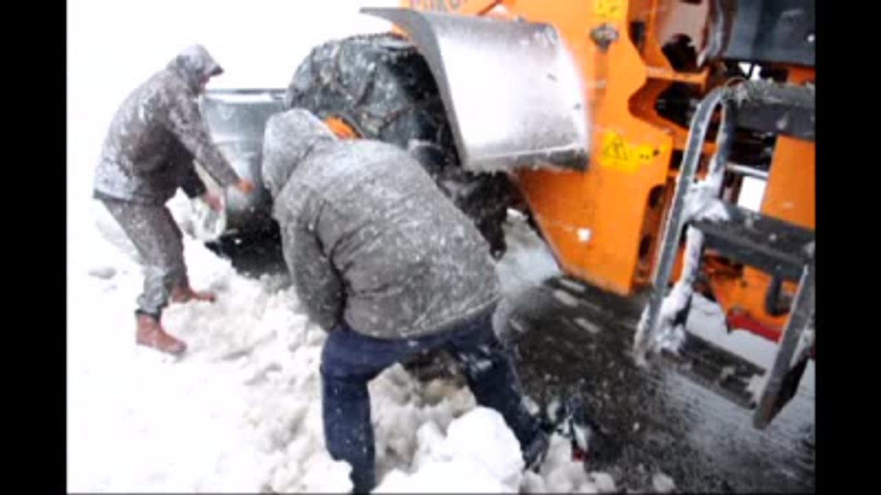 Kar Yağışı Ulaşımda Aksamalara Neden Oluyor - Muş/