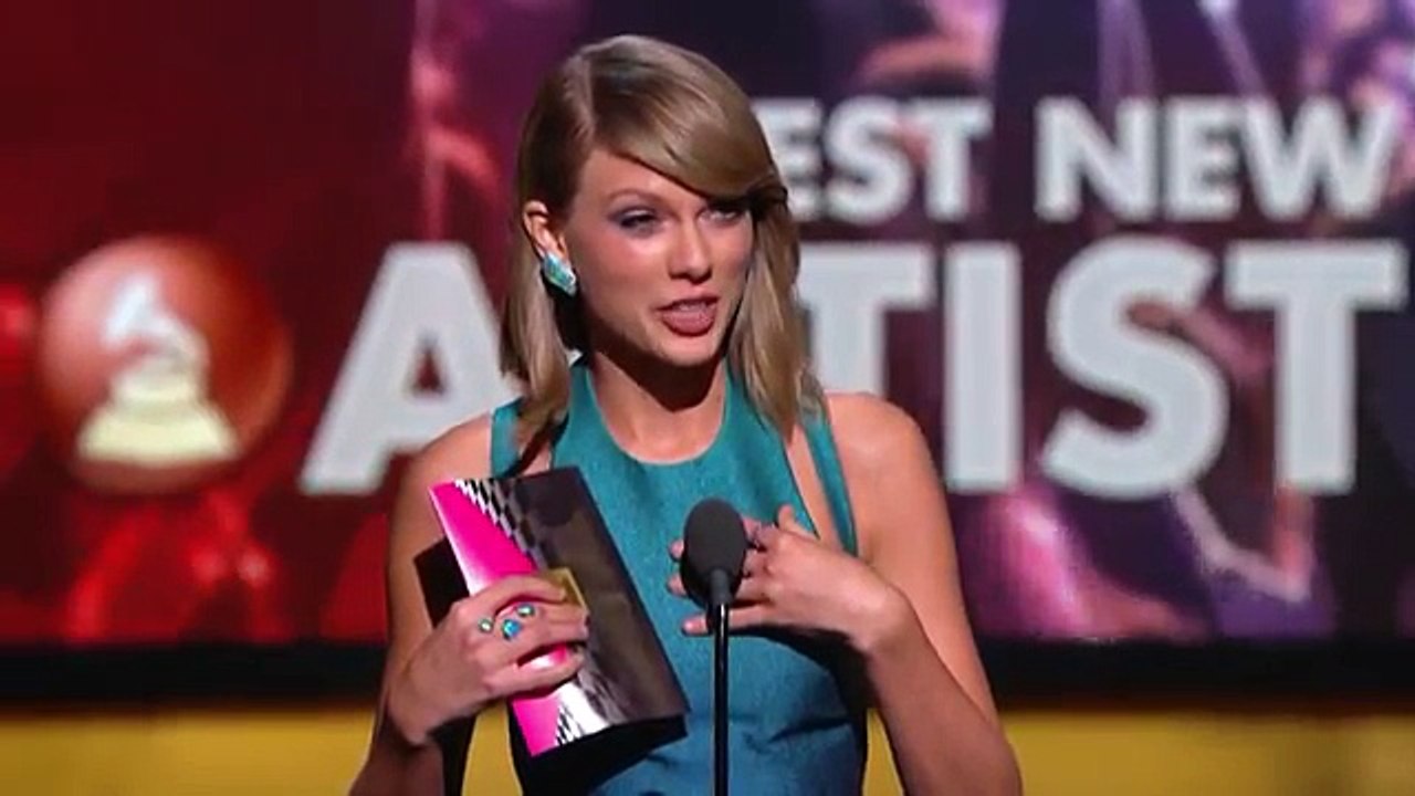 Taylor Swift - Presenting Best New Artist