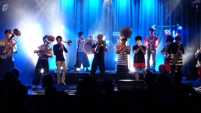 soirée Fanfares ni fioritures - fanfare La Berezina au portail coucou (1) (live)