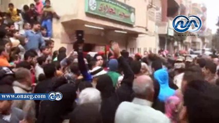 Video herunterladen: جنازة عسكرية لتشييع جثمان شهيد العريش بمسقط رأسه في القليوبية