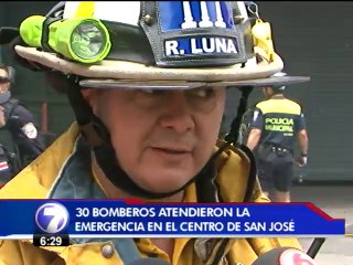 Incendio afecta segundo piso de tienda Arenas en el centro de San José