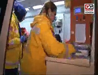 TEM'de servis minibüsü devrildi: 10 yaralı