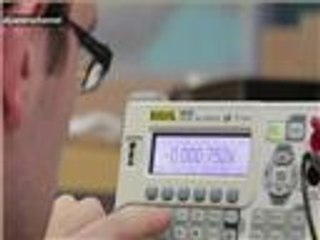 نظام اتصالات مبتكر يربط قرية بخدمة الإنترنت مجانا