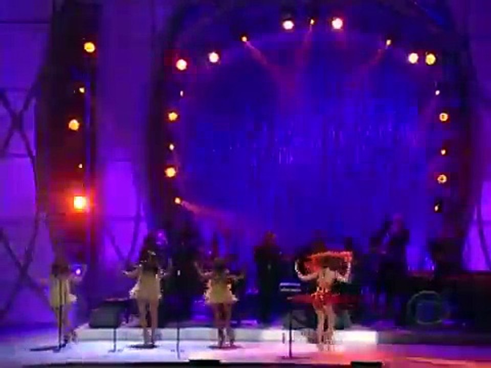 Beyoncé Proud mary (Rolling On The River) In Honor of Tina Tuner