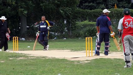 Andre kirton and Rod Michael batting vs Warriors