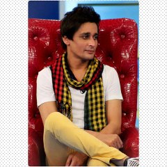Sahir lodhi reciting poetry