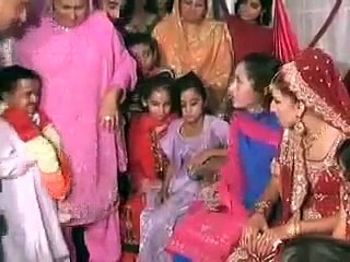 Dulha VS Dulhan Funny Wedding Video @ desipardesimovies.com _ Tune.pk