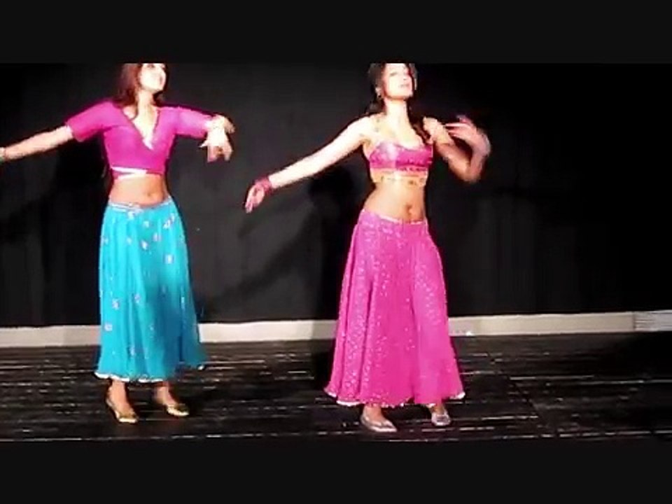 Dance Performance Bindiya Chamke Choori Khanke