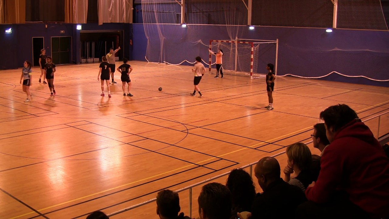 ISSY PARIS HAND- Saitn Sebastien sur Loire moins de 18 MT2