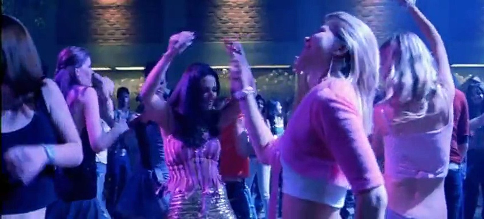 Shah Rukh Khan and Rani Mukherjee Hot Romance From KANK Movie