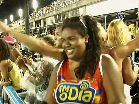 Участники карнавала в Рио вышли на репетицию