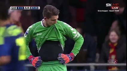 La grosse boulette de van der Hart  face à son club...