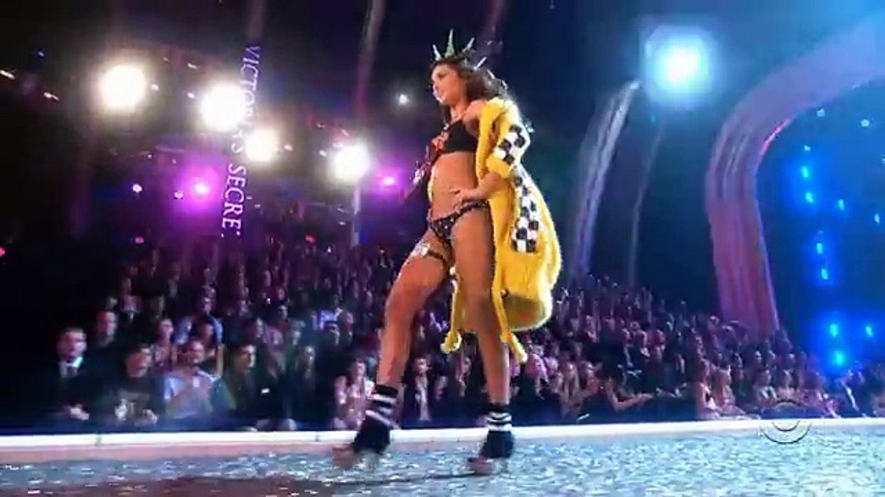 Miranda Kerr - Victoria's Secret Runway Compilation HD