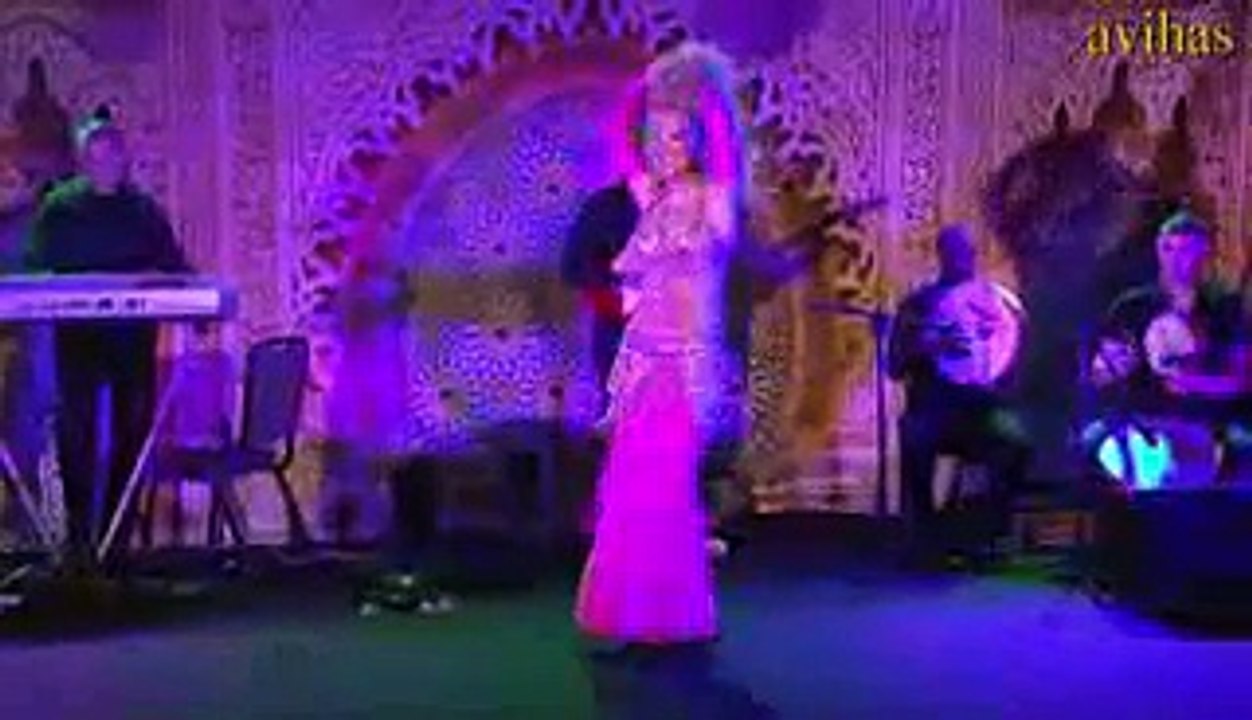 Leyla Jouvana dancing to Oum Kalthoum Alf Leila Wa Leila in Israel