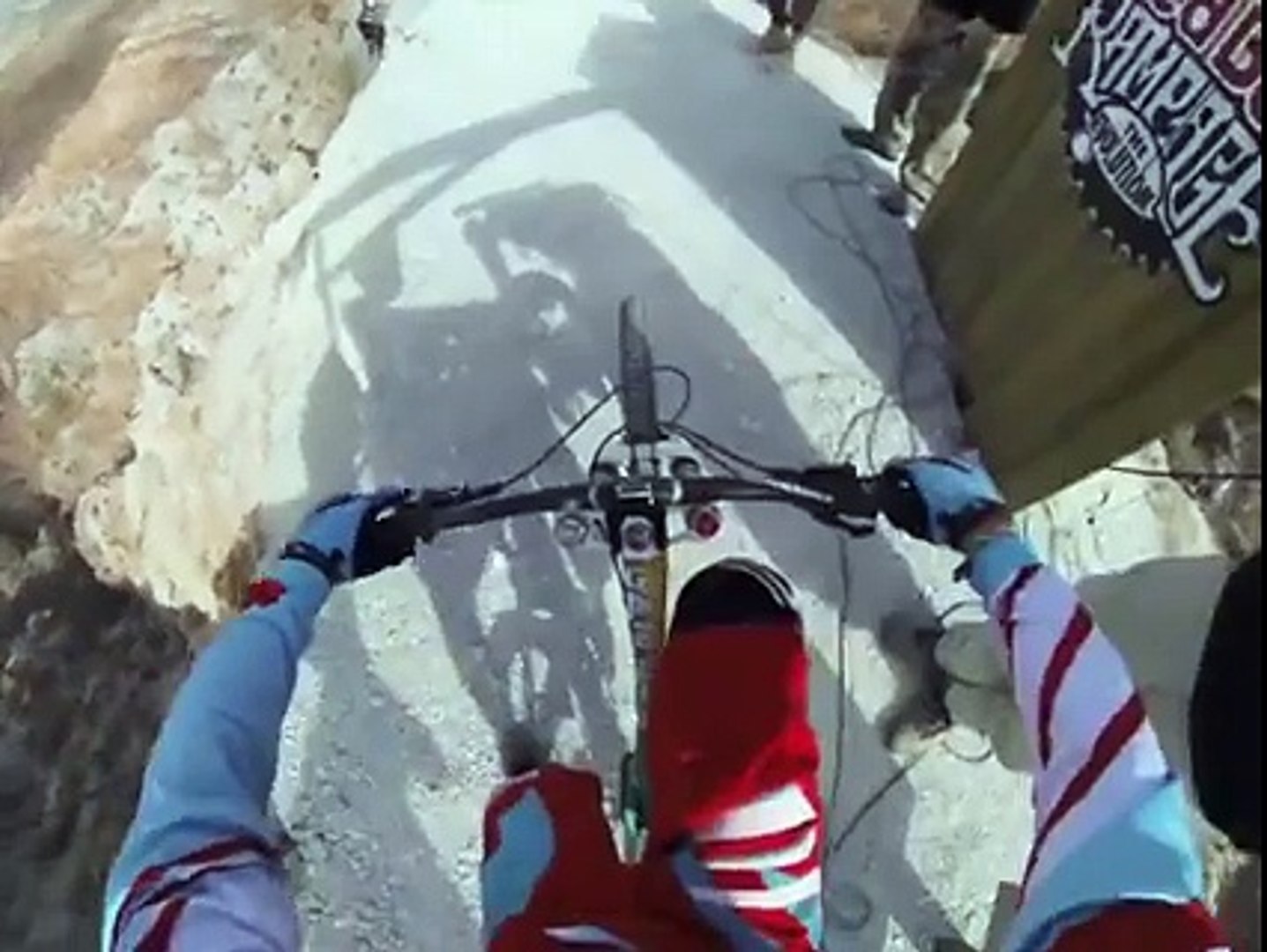 ⁣Unbelieveable Bicycle Driving, Cycle Driving on hills, Driving clip, wonderful driving of cycle
