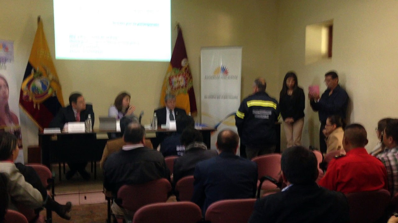 Reunión sobre Ley Energía Eléctrica en Cuenca 002