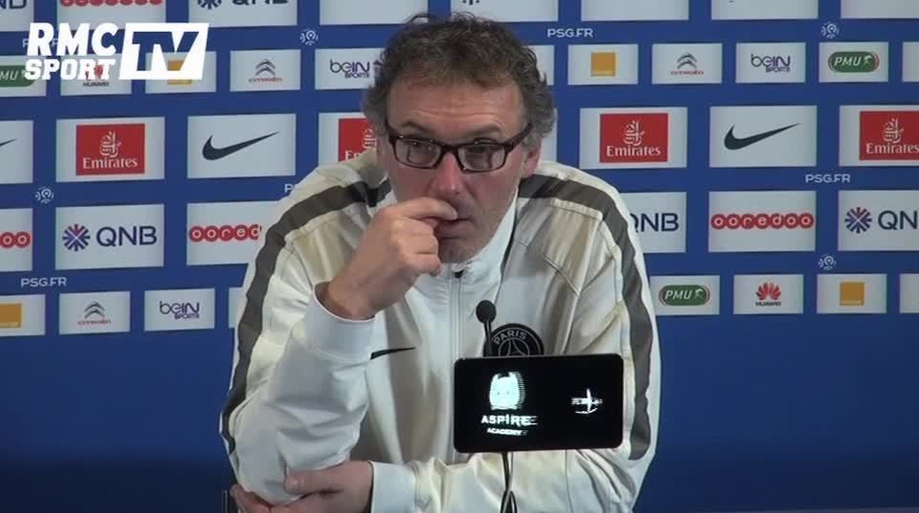 Football / Blanc à un journaliste : 
