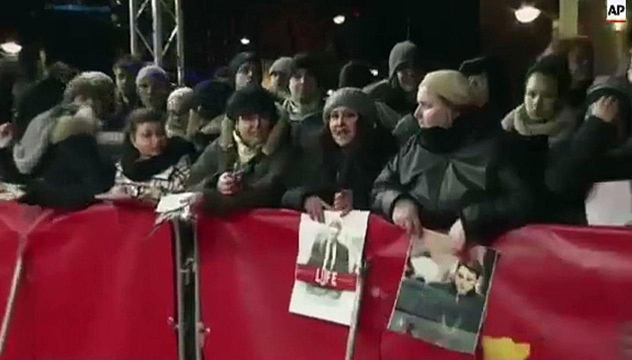 Rob Pattinson interview with Associated Press premiere RedCarpet #Life