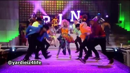 Nicki Minaj - Super Bass (Victoria's Secret Show 2011) (Live)