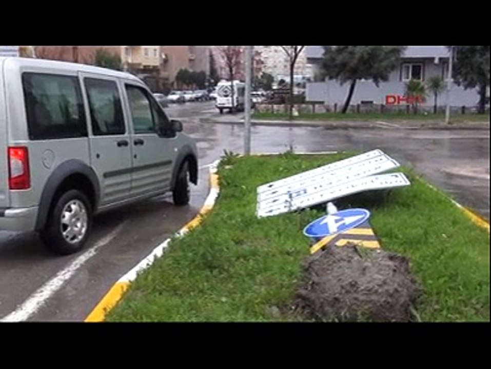 BANDIRMA'da POYRAZ BUGÜN, 120 KLM. HIZLA ESTİ