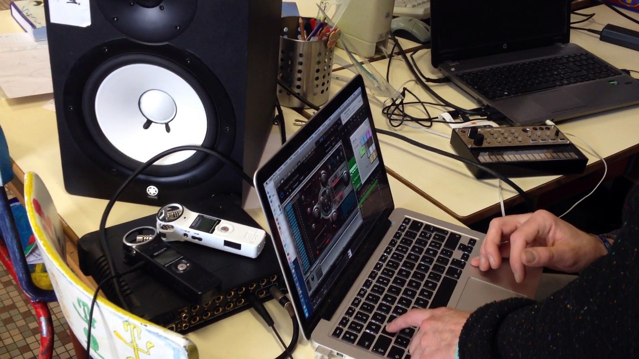 Mélodie voix instruments Boom Thack