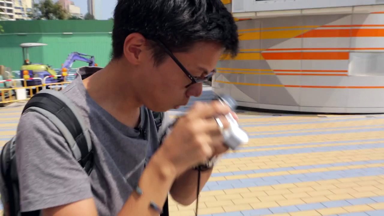 Sony RX100 III vs Fujifilm X30 Hands-on Review