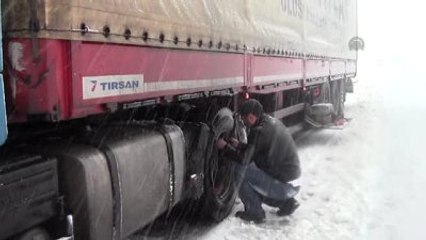 Kahramanmaraş-Kayseri Karayolunda Ulaşım Güçlükle Sağlanıyor