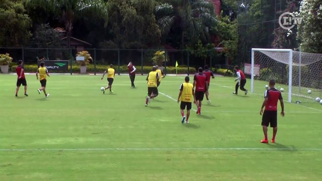 Com belo passe de Ceni, Maicon marca em treino do São Paulo