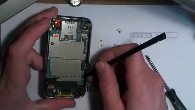 Tutoriel emplacement batterie iphone 3G 3GS