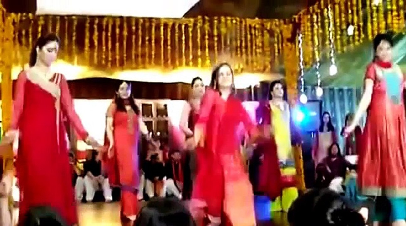 Pakistani Wedding Dance Mujra