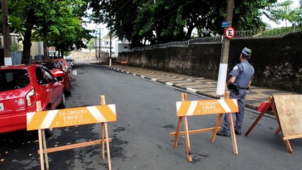 Temporal derruba muro do batalhão da Polícia Militar